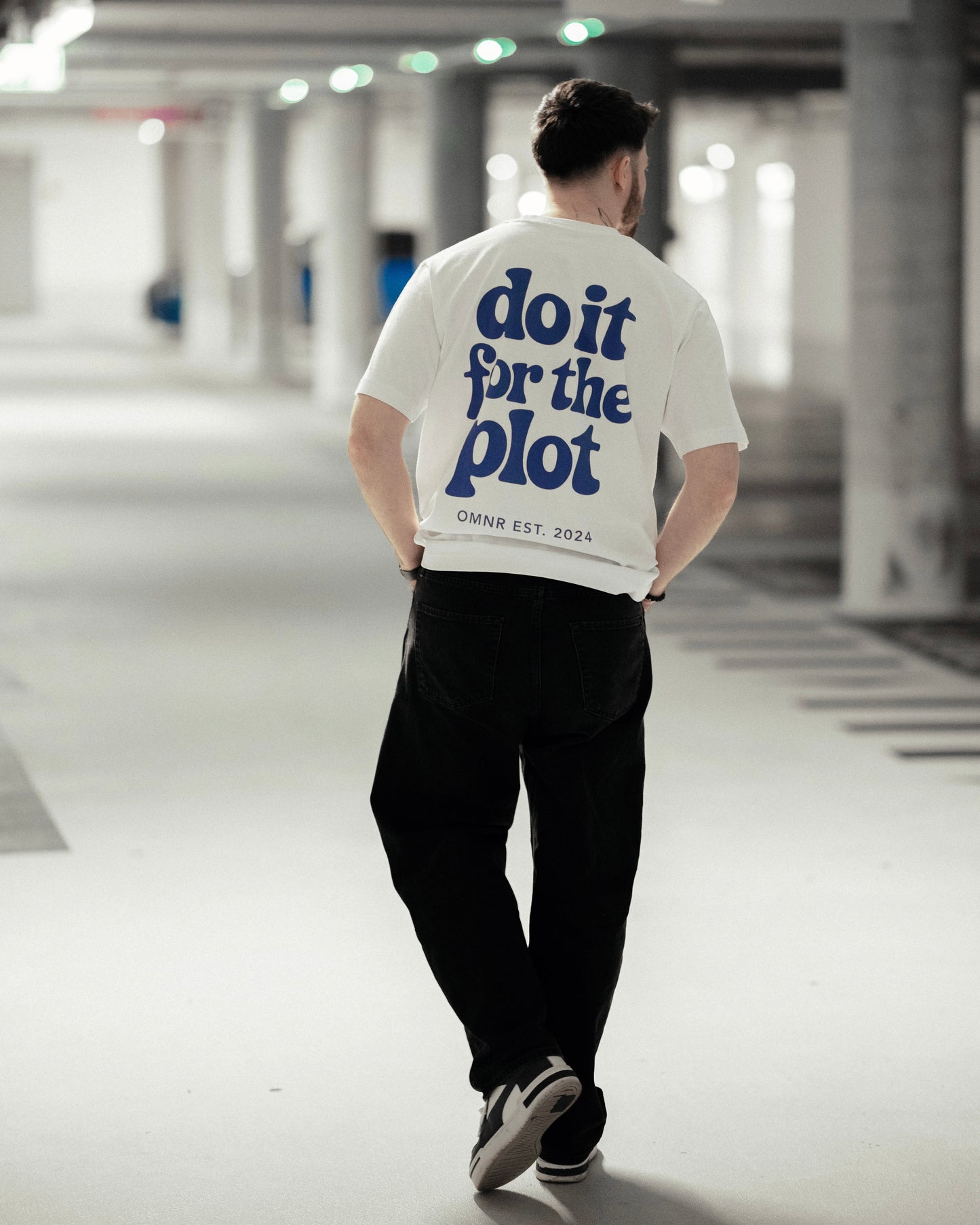 do it for the plot - Oversized T-Shirt
